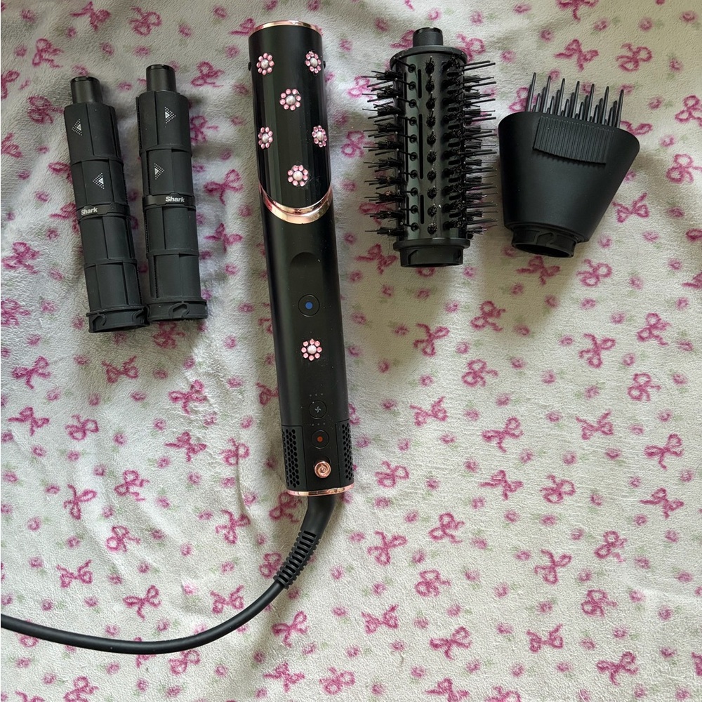 Customized Shark Flexstyle in Black and Pink Hair Styling Tool Set